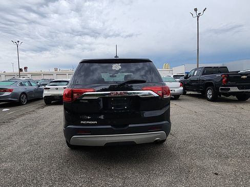 Used 2017 GMC Acadia SLE FWD image 4