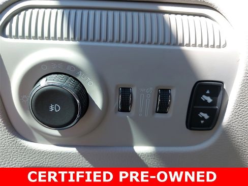 Used 2023 Jeep Wagoneer Series III w/ Preferred Equipment Group image 28