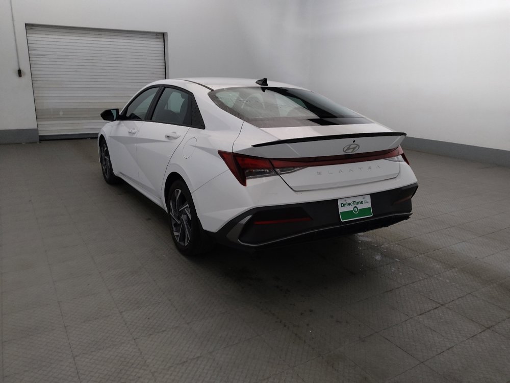 Used 2025 Hyundai Elantra Sport FWD image 5
