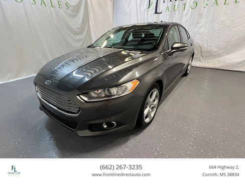 Used 2016 Ford Fusion SE FWD image 3