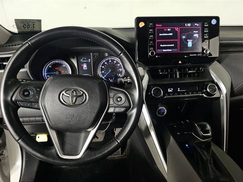 Used 2022 Toyota Venza LE AWD/4WD image 10
