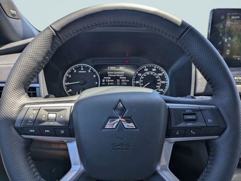 New 2026 Mitsubishi Outlander LE image 29