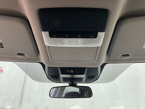 Used 2025 Nissan Rogue SV image 16