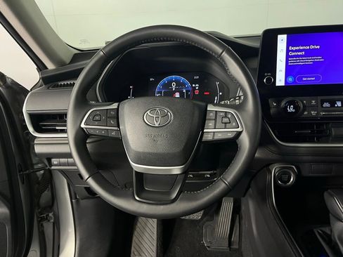 Used 2025 Toyota Grand Highlander XLE image 14