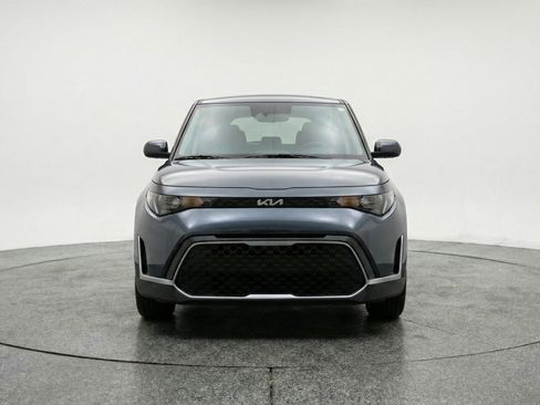 Used 2025 Kia Soul LX w/ LX Technology Package FWD image 2