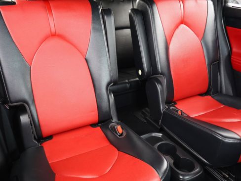 Used 2022 Toyota Highlander XSE FWD image 19