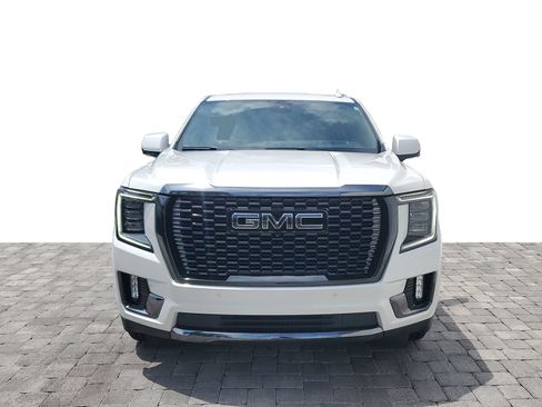 Used 2023 GMC Yukon Denali Ultimate AWD/4WD image 2