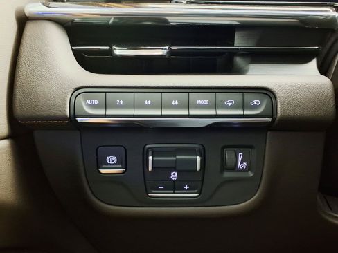 Used 2022 Cadillac Escalade Sport w/ Touring Package AWD/4WD image 22