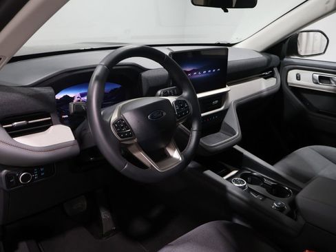 Used 2025 Ford Explorer Active image 13