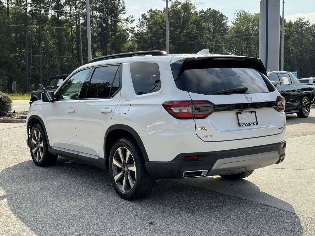 Used 2024 Honda Pilot Touring image 25