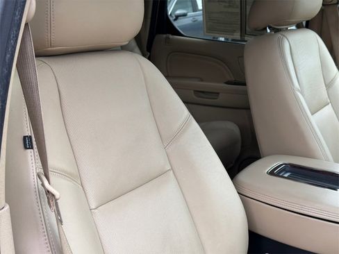 Used 2013 Cadillac Escalade Luxury image 13