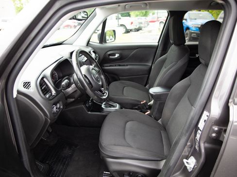 Used 2019 Jeep Renegade Altitude w/ UConnect 8.4 Nav Group AWD/4WD image 21