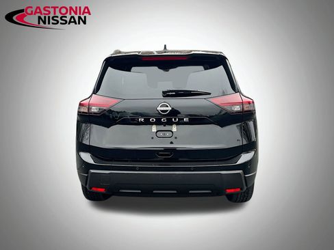 Used 2024 Nissan Rogue S image 7