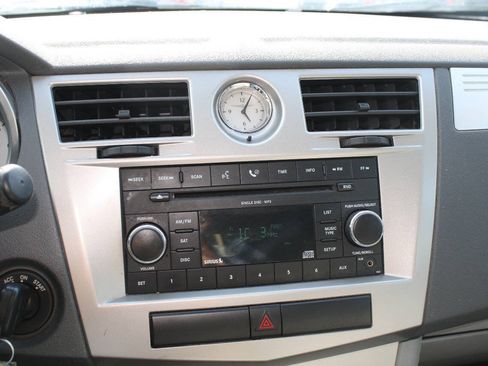 Used 2007 Chrysler Sebring Touring FWD image 9