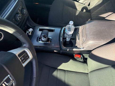 Used 2013 Dodge Charger SE w/ Sport Appearance Group image 5