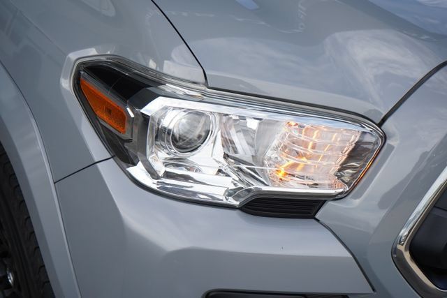 Used 2021 Toyota Tacoma SR5 RWD image 14