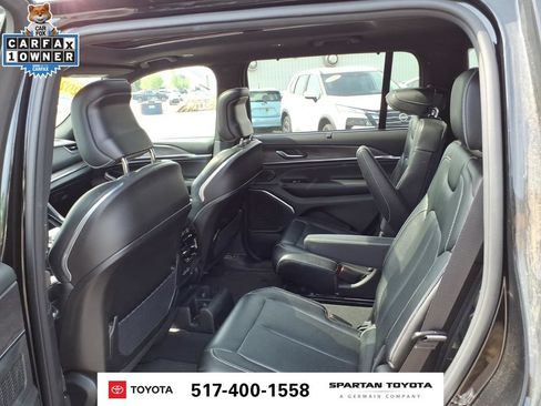 Used 2023 Jeep Grand Cherokee L Overland w/ Luxury Tech Group IV AWD/4WD image 11