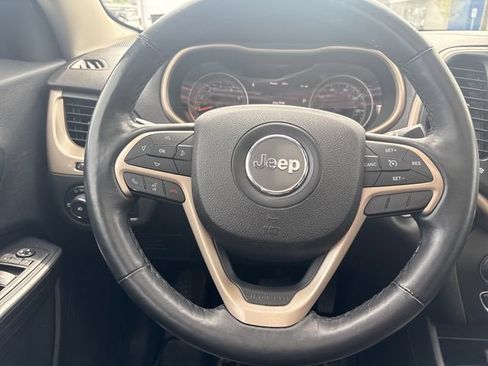 Used 2015 Jeep Cherokee Limited AWD/4WD image 13