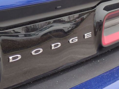 Used 2022 Dodge Challenger R/T w/ Driver Convenience Group RWD image 11