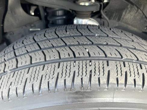 Certified 2025 Toyota Tacoma SR5 AWD/4WD image 30