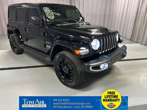 Used 2022 Jeep Wrangler Unlimited Sahara w/ Cold Weather Group image 1