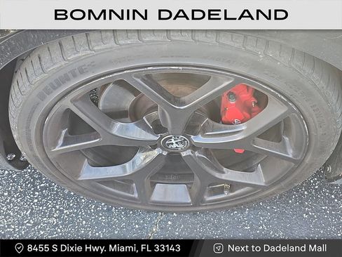 Used 2019 Alfa Romeo Giulia w/ Quick Order Package 22K Sport image 8
