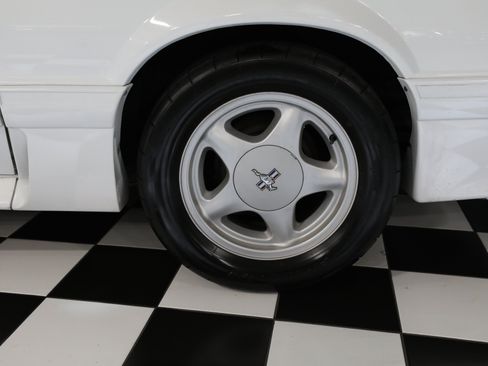 Used 1992 Ford Mustang GT RWD image 32