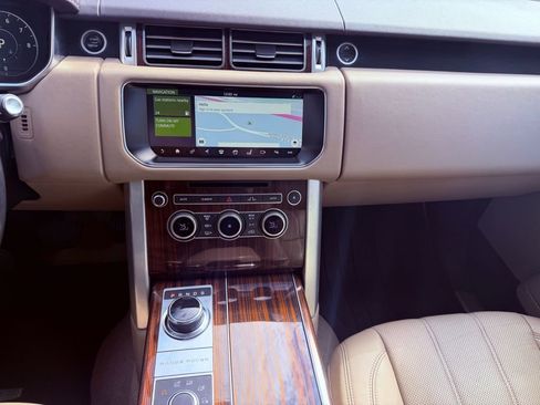 Used 2017 Land Rover Range Rover HSE image 25