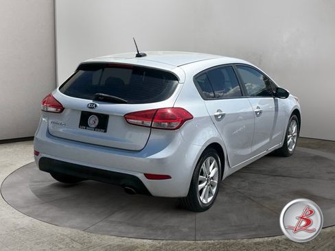Used 2017 Kia Forte LX w/ Option Group 020 FWD image 7