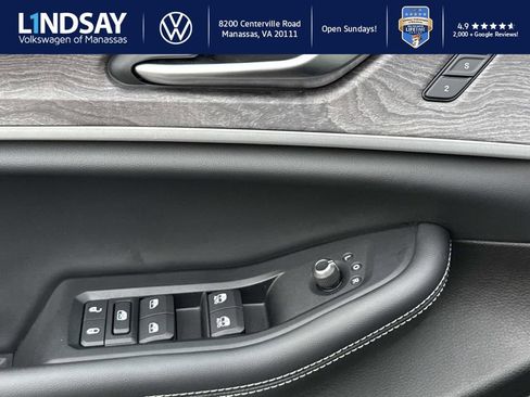 Used 2023 Jeep Grand Cherokee L Limited w/ Luxury Tech Group II image 17