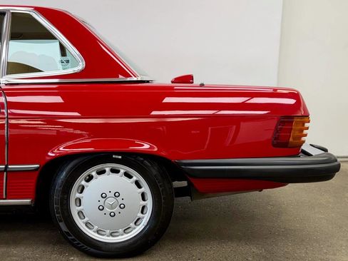 Used 1987 Mercedes-Benz 560 SL image 8