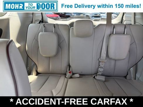 Used 2019 Chrysler Pacifica Limited FWD image 43