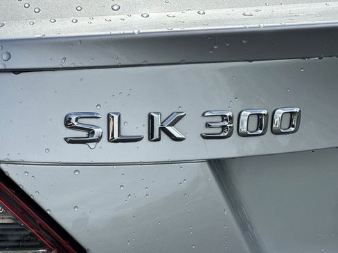 Used 2016 Mercedes-Benz SLK 300 image 33