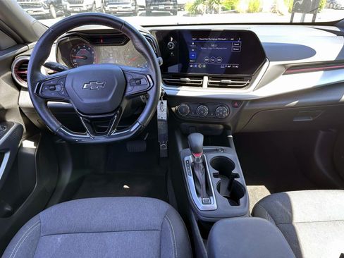 Used 2024 Chevrolet Trax RS w/ Sunroof Package FWD image 13