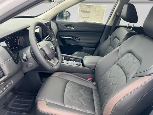 New 2026 Nissan Pathfinder Platinum w/ Cargo Package AWD/4WD image 10