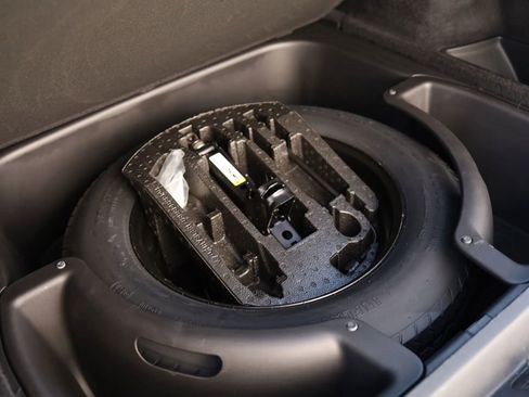 Used 2020 Jeep Grand Cherokee Laredo image 33