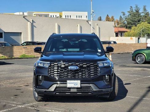 New 2026 Ford Explorer ST-Line w/ ST-Line Street Pack image 2