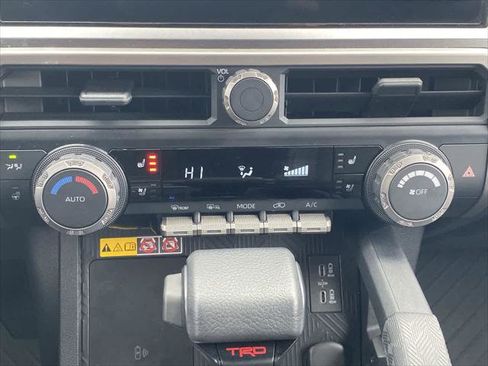 Certified 2025 Toyota 4Runner TRD Off-Road Premium image 18