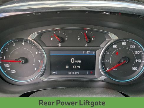 Used 2023 Chevrolet Traverse LT FWD image 17