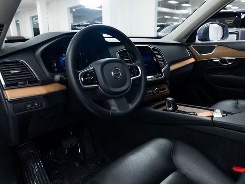 Used 2023 Volvo XC90 T8 Plus image 18