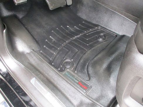 Used 2015 GMC Sierra 2500 Denali w/ Driver Alert Package image 26