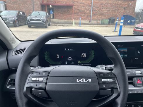 Used 2025 Kia K4 FWD image 34