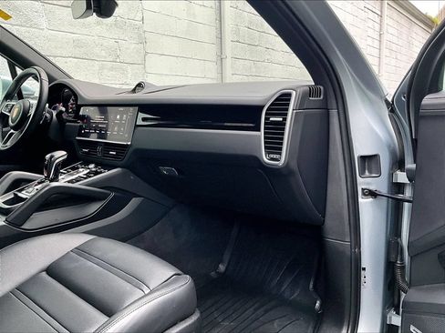 Certified 2022 Porsche Cayenne AWD/4WD image 19