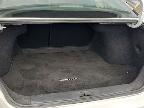 Used 2024 Nissan Sentra SV FWD image 8