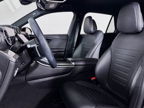 Used 2023 Mercedes-Benz GLC 300 image 17