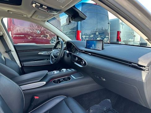 Used 2023 Genesis GV70 2.5T w/ Advanced Package image 15