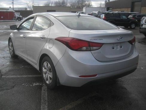 Used 2016 Hyundai Elantra SE FWD image 7