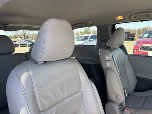 Used 2016 Toyota Sienna XLE w/ XLE Navigation Package image 26
