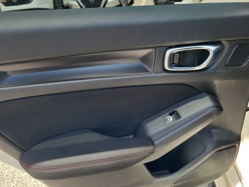 Used 2025 Honda Civic Type R image 11