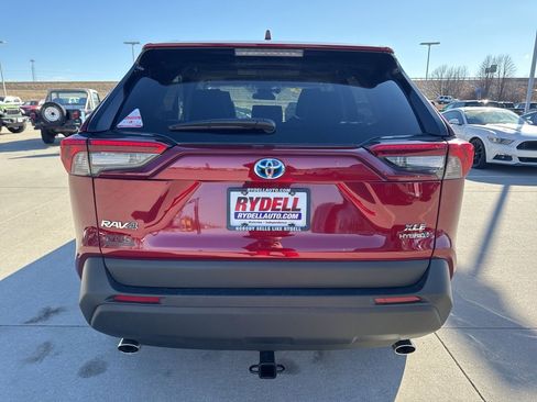 Used 2022 Toyota RAV4 XLE Premium image 33